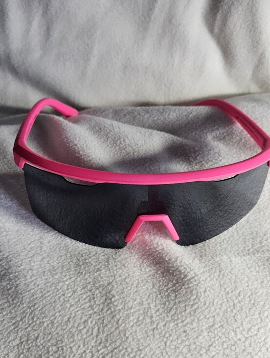 Diff Eyewear Luka Neon Pink Sunglasses main image 5